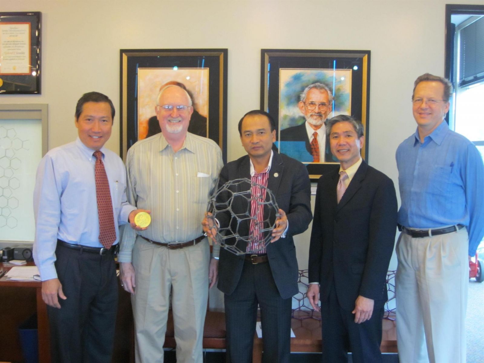 Chuyến thăm và làm việc của Chủ tịch công ty Quốc tế IQCT với đối tác trong lĩnh vực công nghệ nano  tại trung tâm nghiên cứu Đại học Rice (Mỹ) (11/2010)