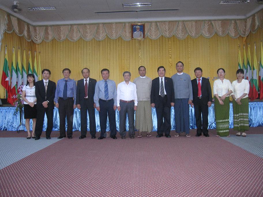 Chủ tịch công ty Quốc tế IQCT cùng Đại sứ đặc mệnh toàn quyền Việt Nam tại Myanmar (3/2012)